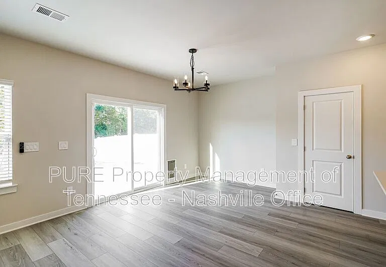 3889 Northbrook Dr — Photo 8