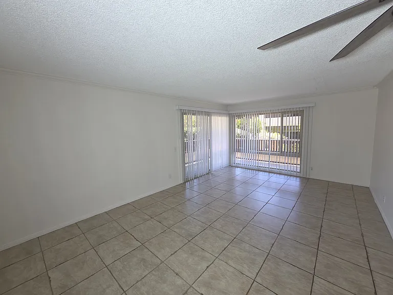 2530 Clairemont Dr #107 — Photo 9