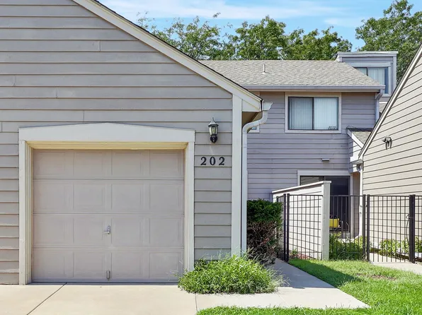 2221 N Bramblewood St APT 202, Wichita, KS 67226
