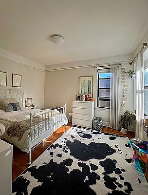 3rd image of 124 E 91st St APT 4C