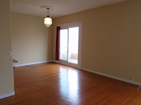 4th image of 2645 Buchanan St APT 3