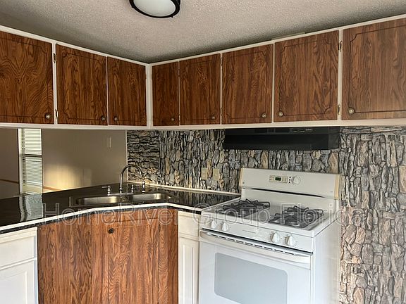 5th image of 5045 SE 146th Pl