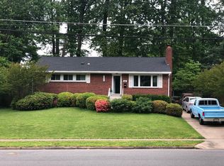 5215 Ravensworth Rd, Springfield, VA 22151