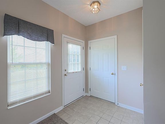 4th image of 5829 Bayswater Dr