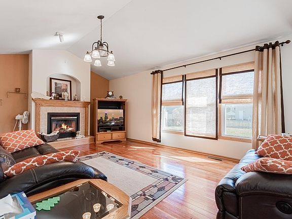 5th image of 306 Glen Mor Dr