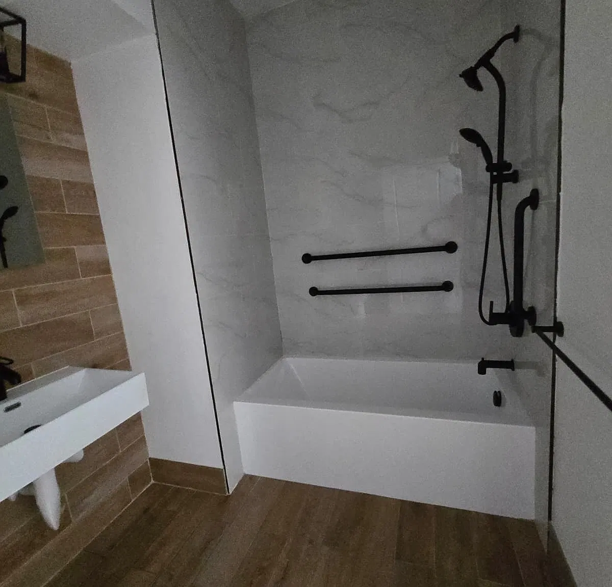 96 Clinton Ave — Photo 4