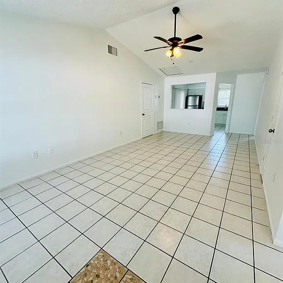 3606 Leanne Ct — Photo 2