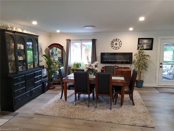 4th image of 256 Southcote Rd
