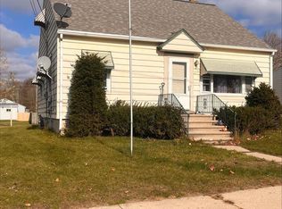 2736 12th St, Two Rivers, WI 54241