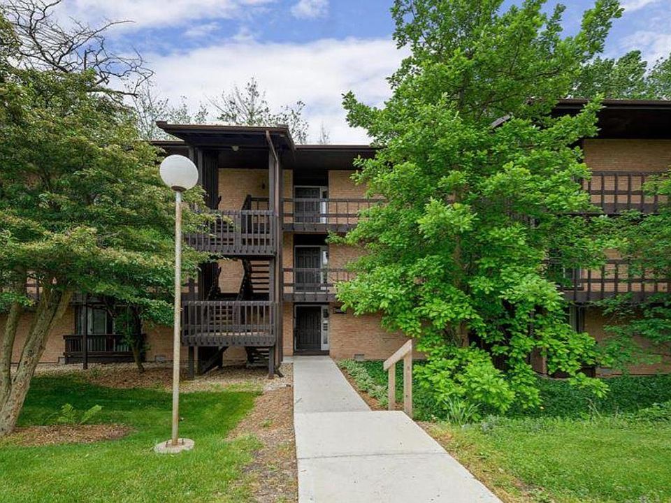 1st image of 5503 Lakeside Dr APT 2D
