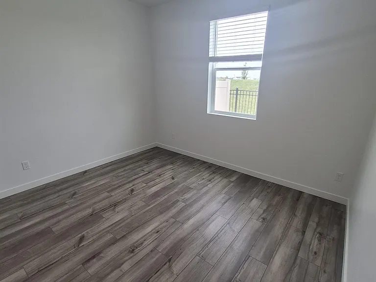 1761 N Big Star Ave — Photo 4