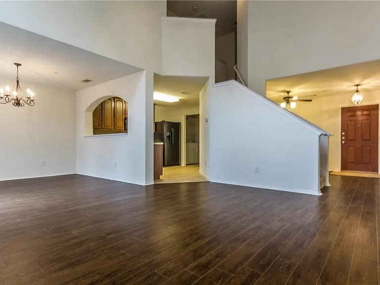 10371 Darkwood Dr — Photo 2