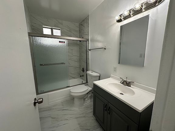 3rd image of 1010 N Orange Grove Ave APT 3