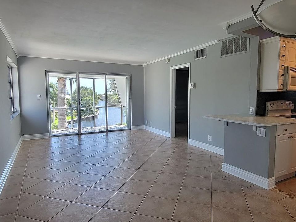 1st image of 3000 NE 16th Avenue #402