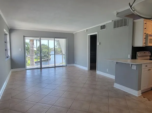 3000 NE 16th Avenue #402, Oakland Park, FL 33334