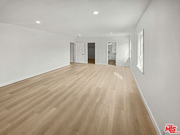 5th image of 1322 Lovell Ave