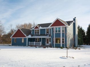 N68W28021 Steepleview Ln, Hartland, WI 53029