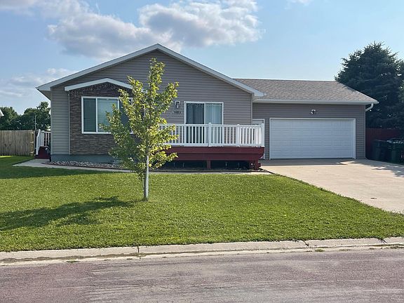 2nd image of 2118 Castlewood Dr