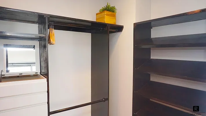 Sold by R New York | media 14