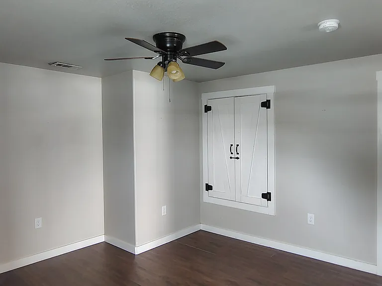 112 W Park St #2 — Photo 6