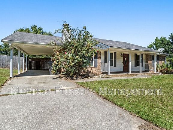 3rd image of 4009 Royal Oaks Ct