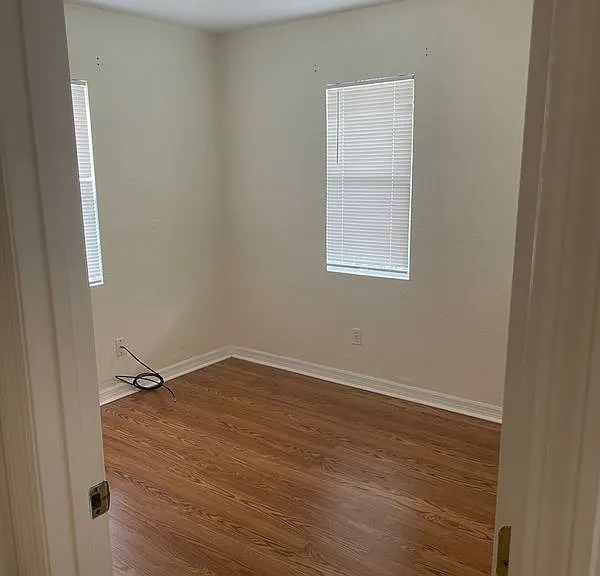 6712 S Himes Ave — Photo 12