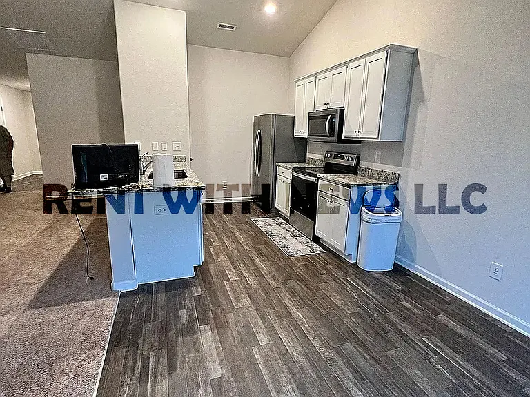 80 Shallow Dr — Photo 4