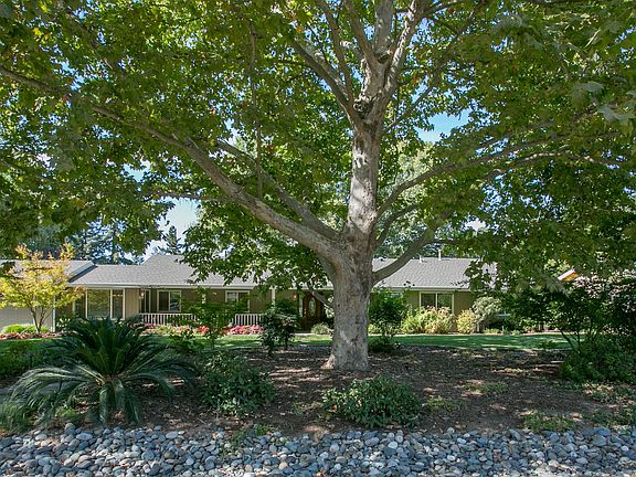 3rd image of 9424 Laguna Creek Dr
