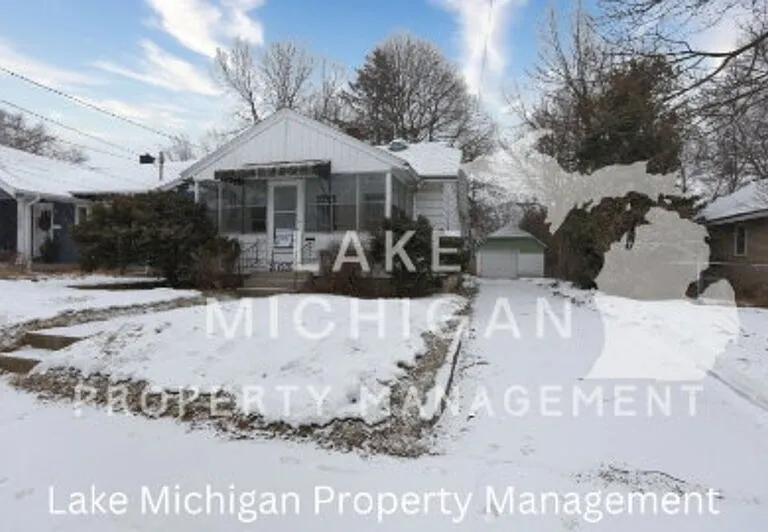 2034 Edgewood Ave NE — Photo 1