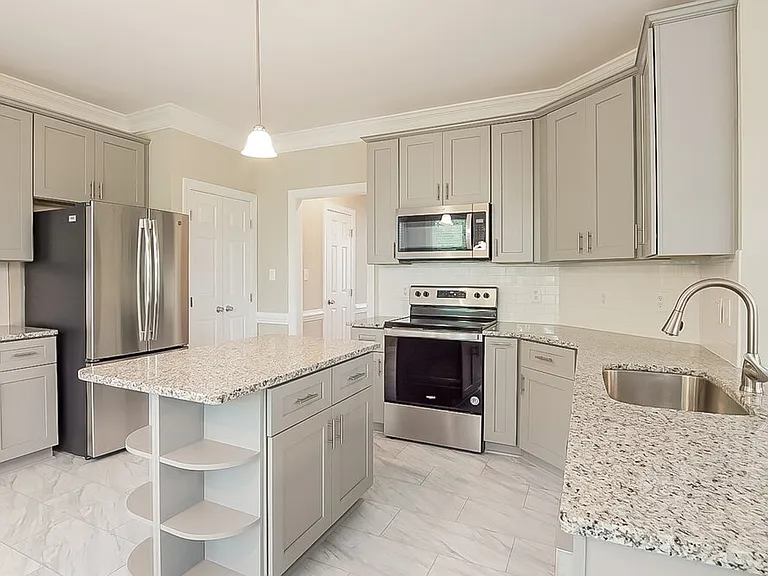 900 Birkdale Dr — Photo 8