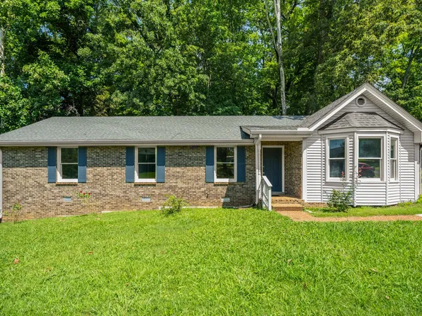 2306 Woodmont Dr, Springfield, TN 37172