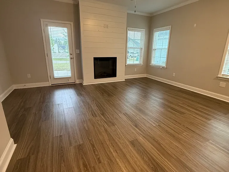237 Andrews Ln — Photo 3