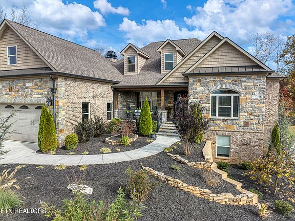 2nd image of 8022 Teague Way