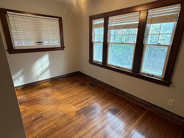 361 E Northwood Ave — Photo 15