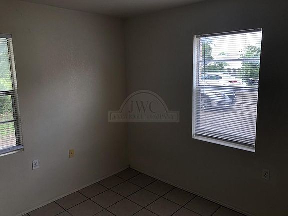 5th image of 1102 French St #168070876
