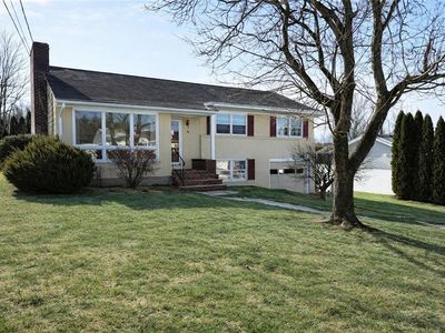 64 Cliffside Dr, Cranston, RI, 02920