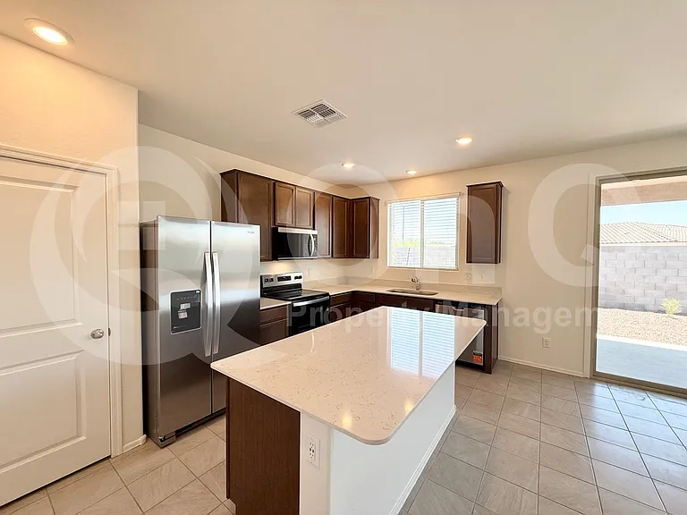 1477 E Chandler Ct — Photo 3