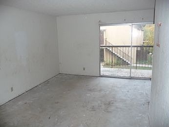 4th image of 76 Delhi Ave