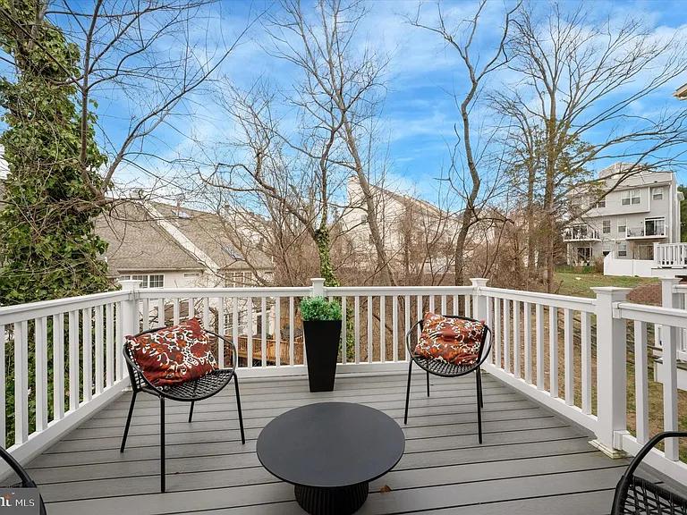 6715 Cinnaminson Ct — Photo 15