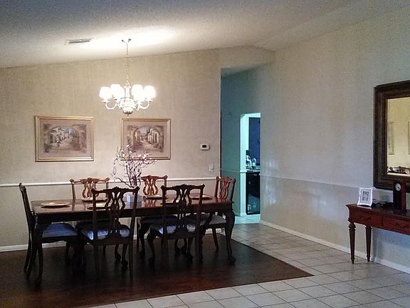 4th image of 42240 Woodstone Ln