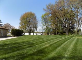 611 Cleveland Ave, Amherst, OH 44001