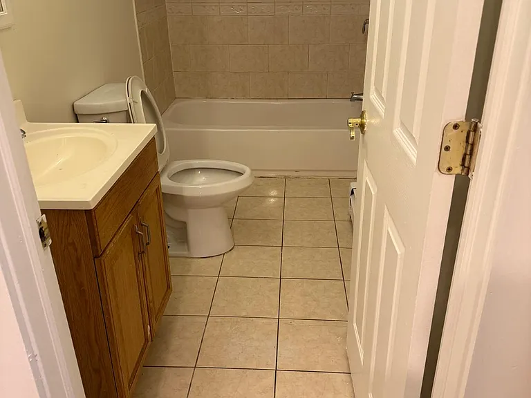 1018 Hancock Ave #3R — Photo 6