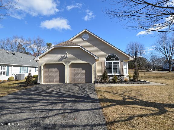 2nd image of 2375 Torrington Drive