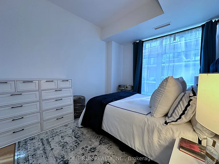 235 Kent St #714 — Photo 11