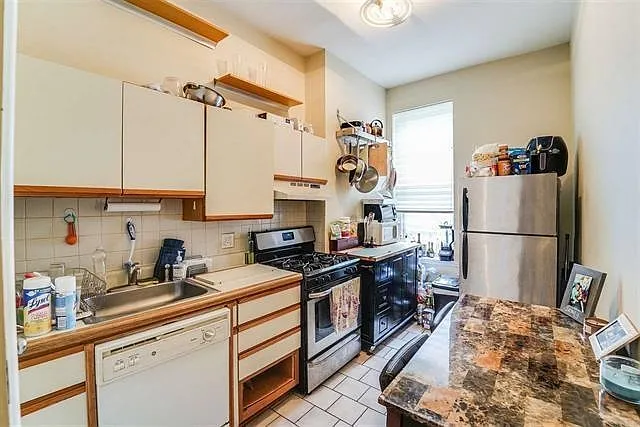 1228 Park Ave #3R — Photo 5
