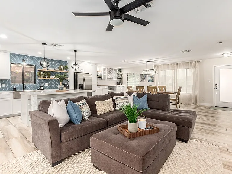 8726 E Arlington Rd — Photo 10