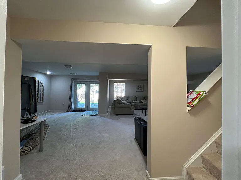 8911 Telford Ct — Photo 3