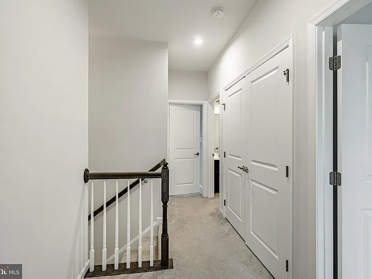 300 Blue Welsh St — Photo 15