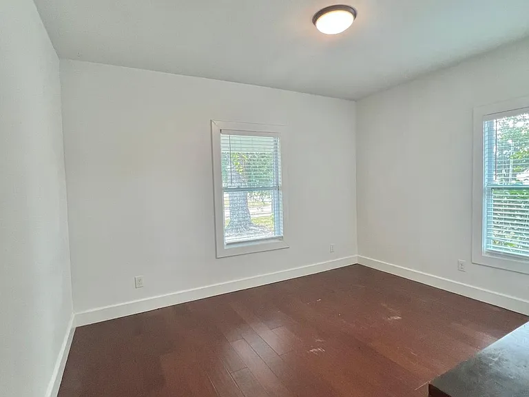 3302 N Lincoln Ave — Photo 6