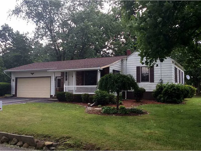 16 Hartwick Rd photo 1